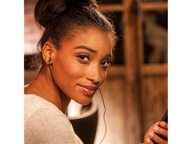 クリプシュ、リモコン非搭載で価格を抑えたイヤホン「X11」 - 価格.com