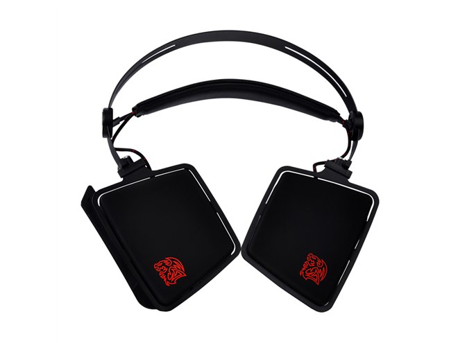 Thermaltake、パイロット用インカムをイメージした鋭角型ヘッド Thermaltake、パイロット用インカムをイメージした鋭角型ヘッド