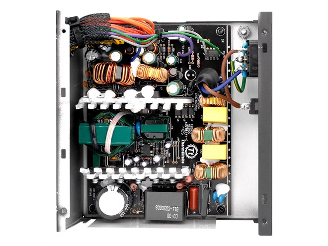 Thermaltake、奥行140mmの「80 PLUS Bronze」取得電源ユニット - 価格.com