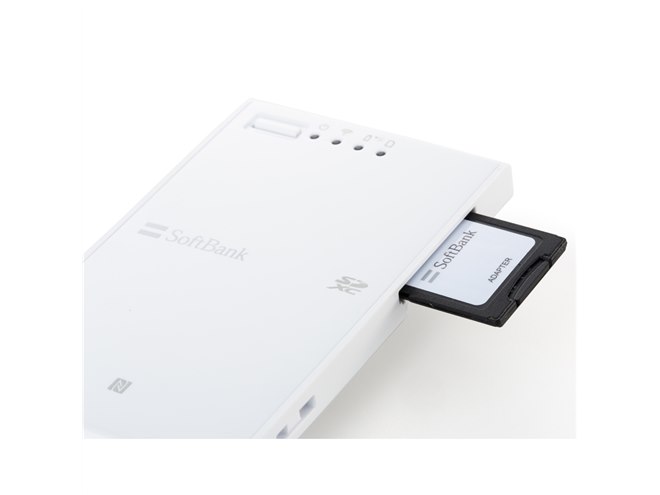 ソフトバンク、名刺サイズのワイヤレスSDカードリーダー - 価格.com ソフトバンク、名刺サイズのワイヤレスSDカードリーダー - 価格.com