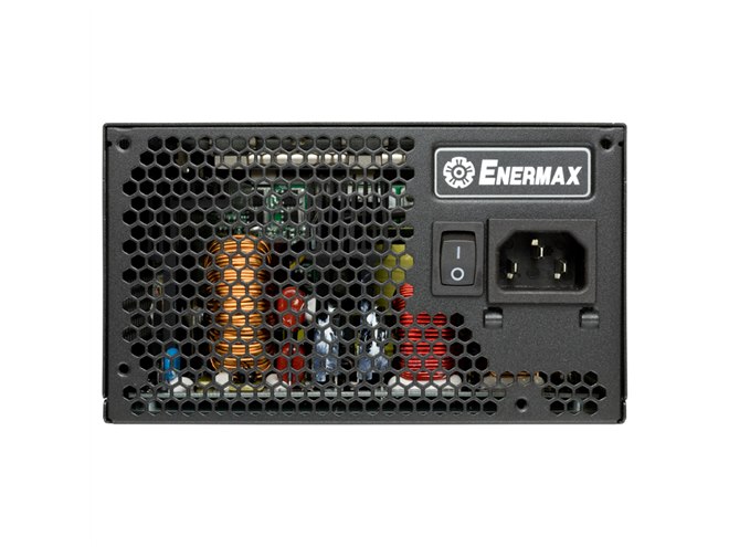 ENERMAX、ファンレスで無音動作の550W電源ユニット - 価格.com
