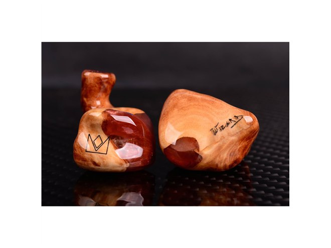 NOBLE AUDIO、高域へのフォーカス感を強めたカスタムイヤホン「SAVANT