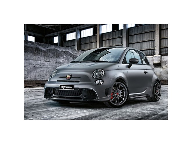 アバルト史上最速マシン「695ビポスト」登場 - 価格.com