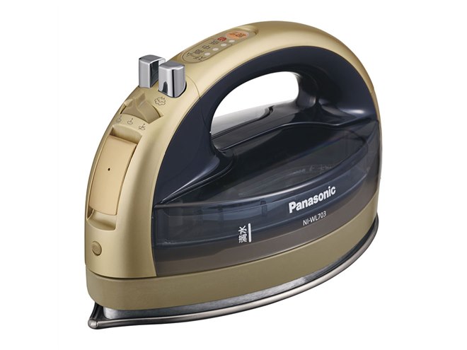 パナソニック、「新Wヘッドベース」を採用したアイロン「カルル