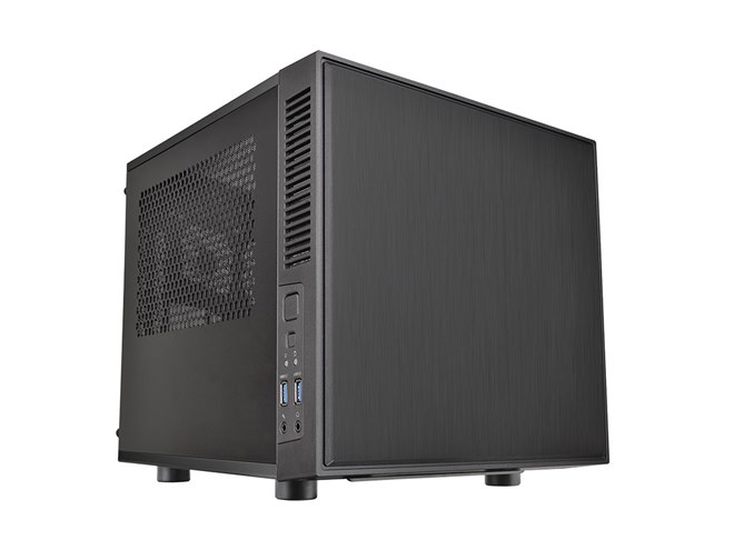フロントパネルを左右入れ替えられるフルタワーPCケース、In Win