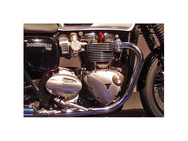 京商　トライアンフ 32645or_900_2_1.jpg