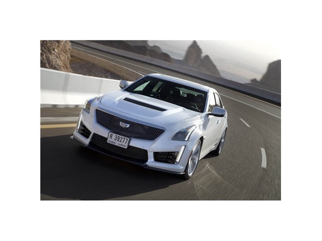 キャデラックから649psを誇る「CTS-V」が登場 - 価格.com