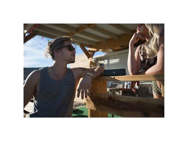 Razer、横幅185mmの小型Bluetoothスピーカー「Leviathan Mini」 - 価格.com