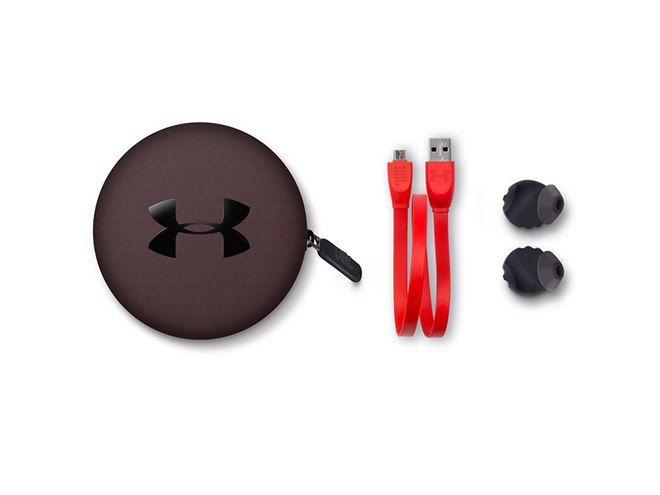 JBL、UNDER ARMOURとコラボしたスポーツ向けBTイヤホン - 価格.com