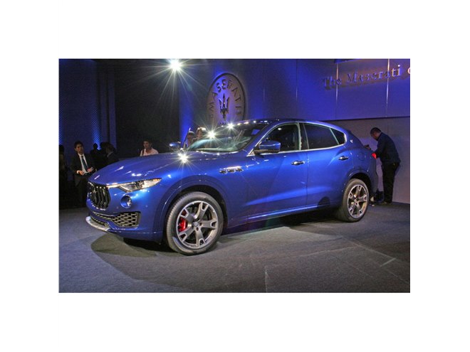 マセラティが初のSUV「レヴァンテ」を発売 - 価格.com