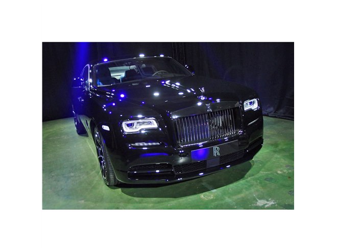 ダークな”仕立てのロールス・ロイス日本上陸 - 価格.com