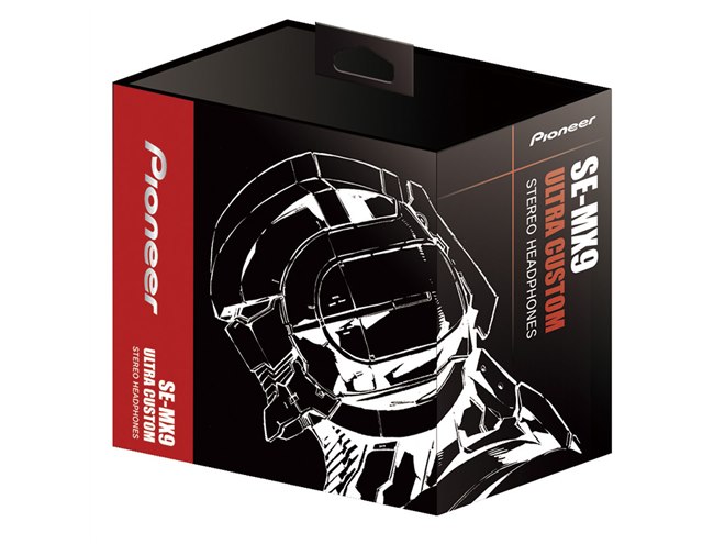 パイオニア、人気コミック「ULTRAMAN」とコラボしたヘッドホンを限定