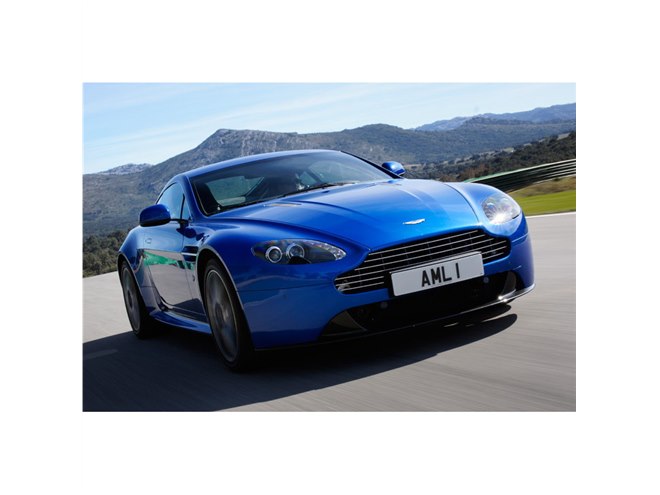 アストンマーティン、2017年モデルの概要を発表 - 価格.com