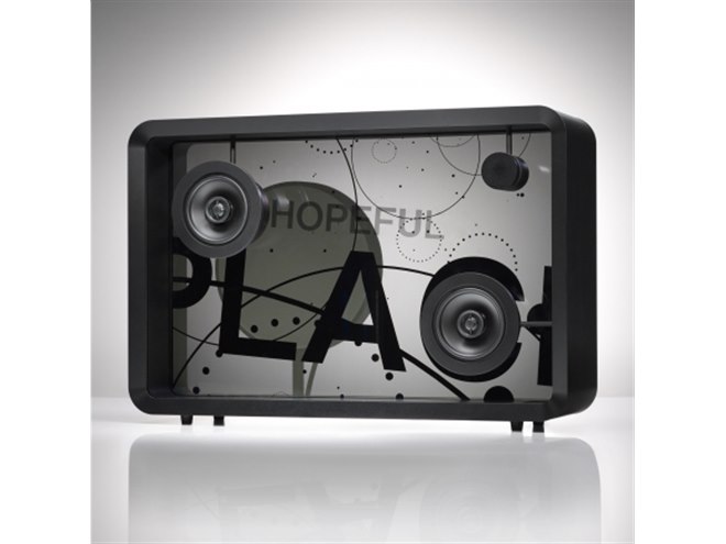 動く歌詞を透過スクリーンに表示する「Lyric Speaker」が約32万円で