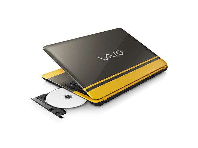VAIO、ツートンカラーでファッション性の高い「VAIO C15