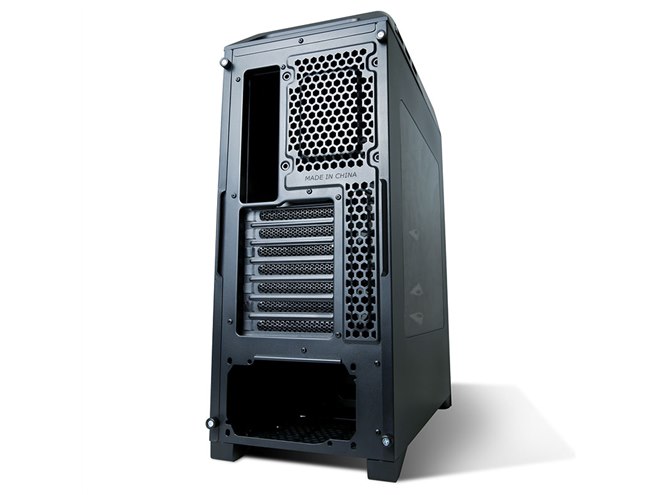 Antec、7色LEDの120mmファンとイルミネーションを搭載したPCケース