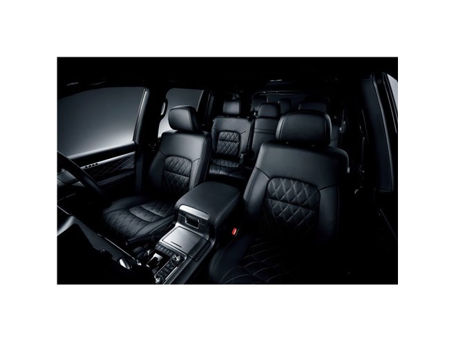 トヨタ、ランドクルーザーシリーズにトヨタ店の70周年を祝う特別仕様車