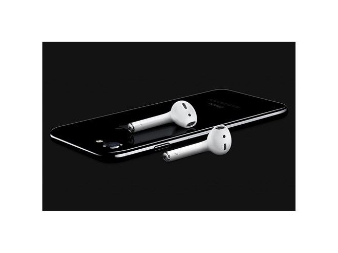 アップル、充電ケースが付属するワイヤレスイヤホン「AirPods」 - 価格.com