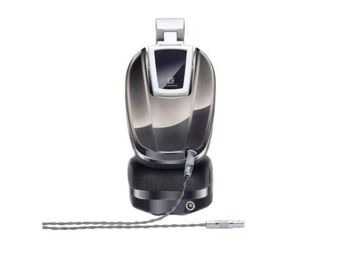 ULTRASONE Edition M Plus 有線ヘッドホン スタンド付き ULTRASONE、66万円の創立25周年記念ヘッドホン「Jubilee 25 Edition
