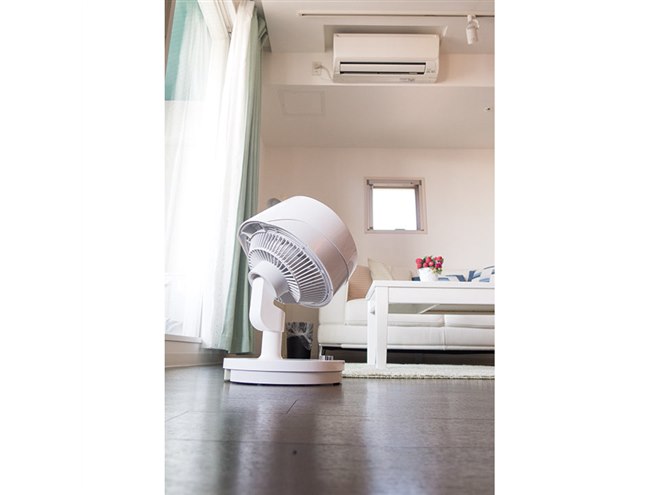 コイズミ、最大約8時間使用できるコードレスサーキュレーター「KCF