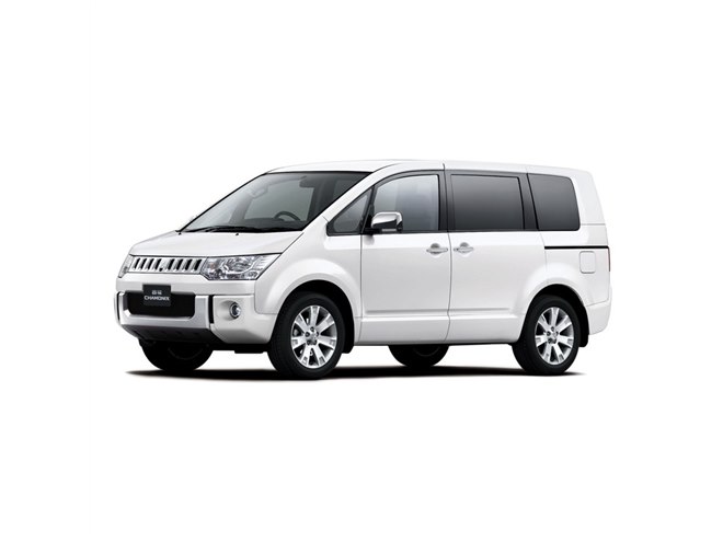 三菱、「デリカD：5」の特別仕様車を2車同時発売 - 価格.com