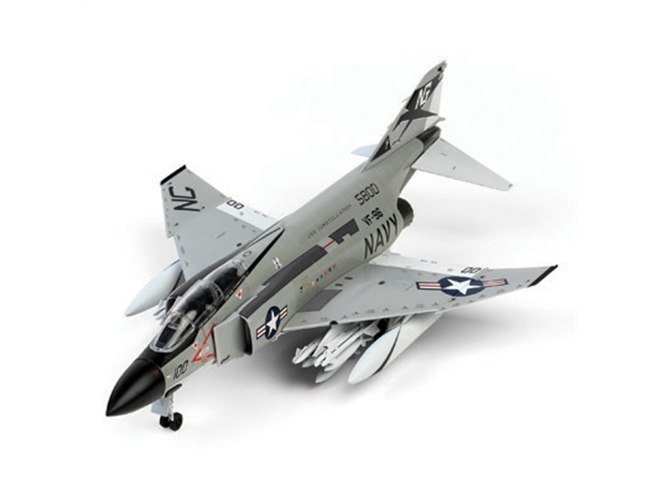 接着剤なしで作れて実機に近いカラーの1/72「アメリカ海軍 F-4J