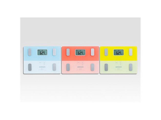 オムロン、誰が乗ったか自動でわかるカラフルな体重体組成計「HBF-225