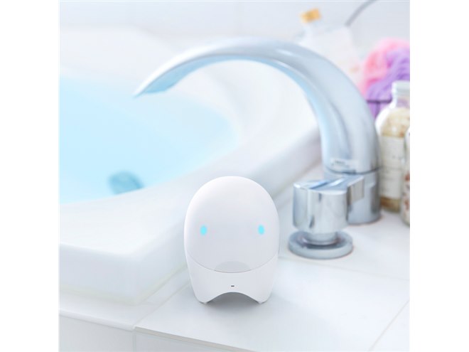 カシオ、バスルームでも英会話を学べる防水デジタル学習機「Lesson Pod