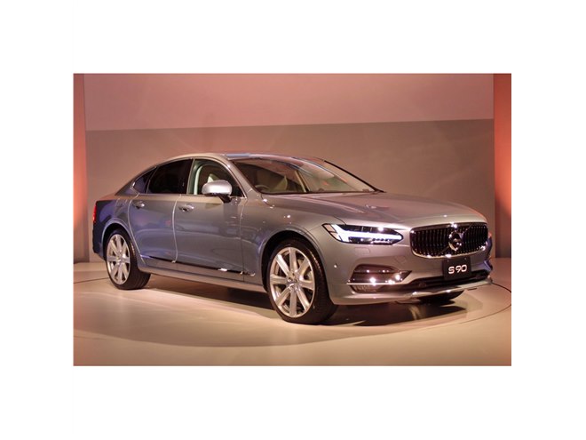 ボルボの最上級モデル「S90／V90／V90クロスカントリー」発売 - 価格.com
