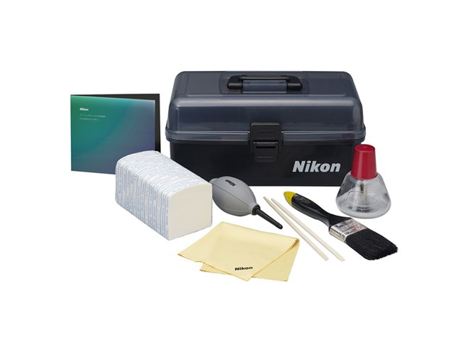 ニコン、「D7500」購入者にカメラバッグなどオリジナルグッズを贈呈