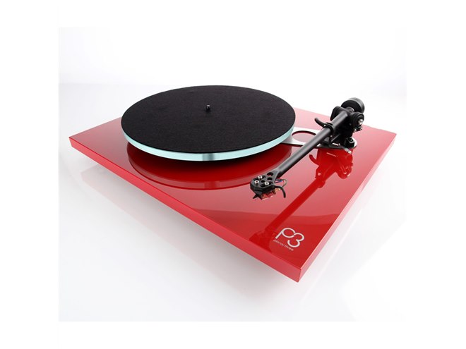 Rega、アナログプレーヤー「Planar3/2」に新色の「Red」が登場 Rega、アナログプレーヤー「Planar3/2」に新色の「Red」が登場