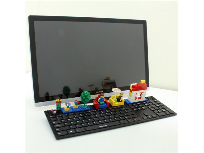 おもちゃのブロックでカスタマイズを楽しめる、アイデア次第のUSB