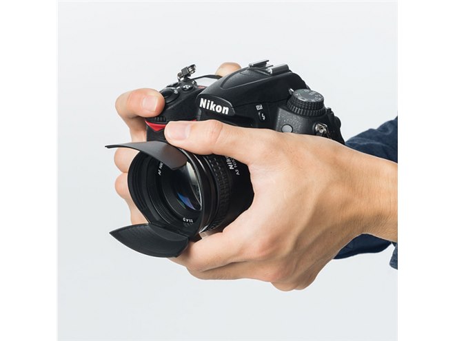 サンワ、ワンタッチで開いて撮影できるフード付きカメラレンズキャップ