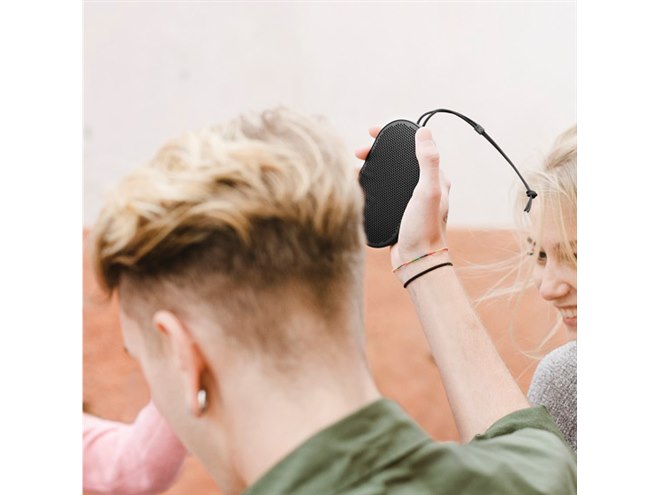 B&O PLAY、シリーズ最小サイズのBluetoothスピーカー「Beoplay P2