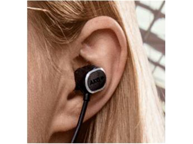 AKG、最大20時間使用できるハイブリッド式のNCカナルイヤホン「N20NC