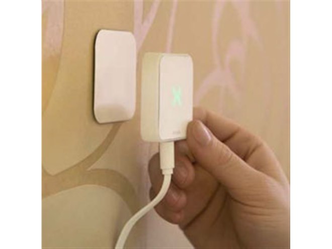 XVIDA、iPhone用ワイヤレス充電器「XVIDA」に壁かけ対応のホーム