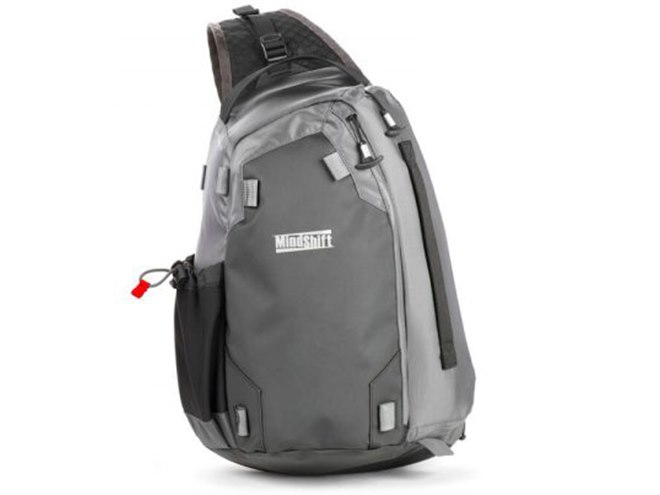 MindShiftGEAR、アウトドア撮影向きタフネス3点式スリングカメラバッグ