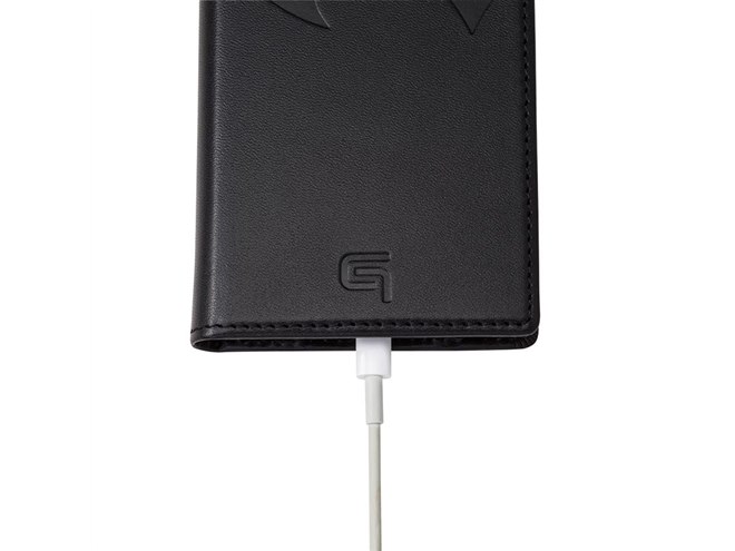 バットマン・スーパーマンがコラボしたiPhone用フルレザーケース