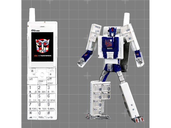au KDDI インフォバー INFOBAR トランスフォーマーコラボフィギュア au INFOBARがトランスフォーマーに。携帯電話型変形フィギュアを