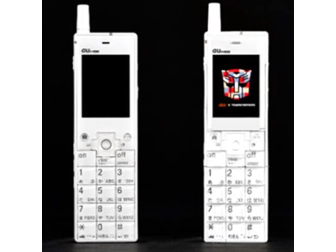 au「INFOBAR」コラボのトランスフォーマーに、純白ボディの新カラー