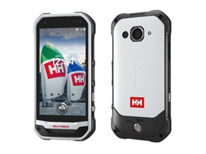 au、タフスマホ「TORQUE G03」HELLY HANSENモデルを7/24に限定発売