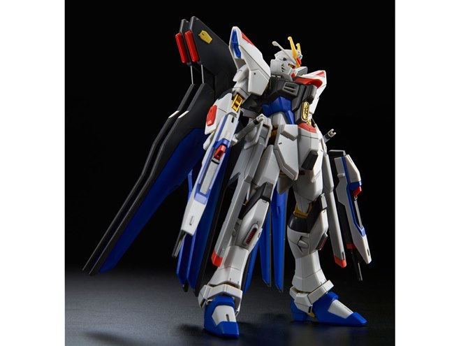 バンダイ、特別仕様の「ストライクフリーダムガンダム 光の翼DXエディション」 - 価格.com