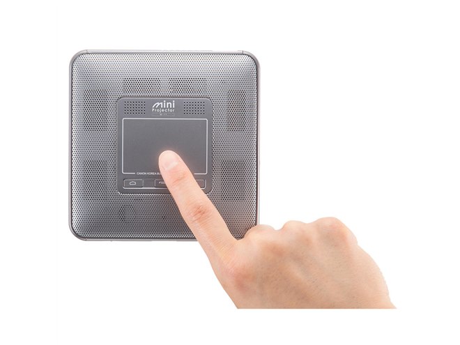キヤノン、内蔵メモリー搭載のPCレス「ミニプロジェクター M-i1