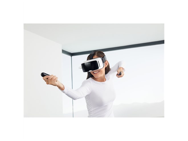 カールツァイス、「ZEISS VR ONE Plus」でPCゲームが楽しめる