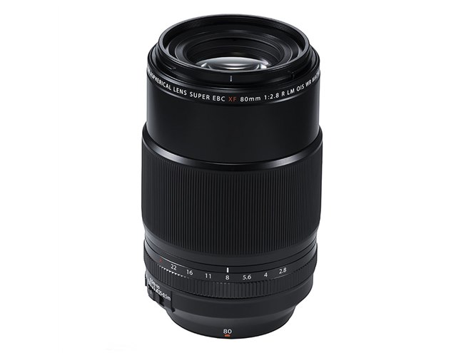 富士フイルム、等倍撮影に対応した中望遠マクロレンズ「XF80mmF2.8 R