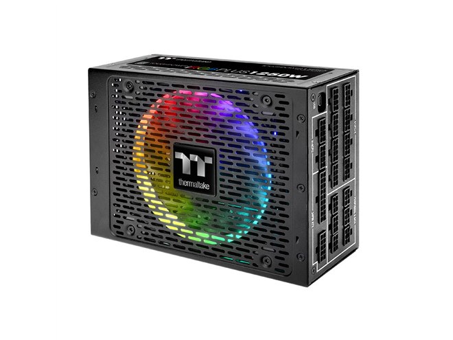 Thermaltake、RGB発光するファンを搭載した1250W電源ユニット