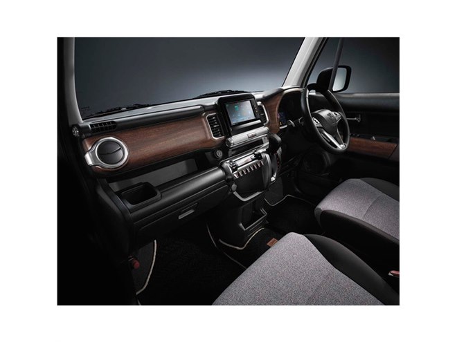 東京モーターショー2017】スズキが新型クロスオーバーモデル