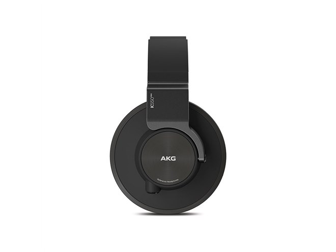 AKG、着脱式ケーブル採用の密閉型オーバーイヤーヘッドホン