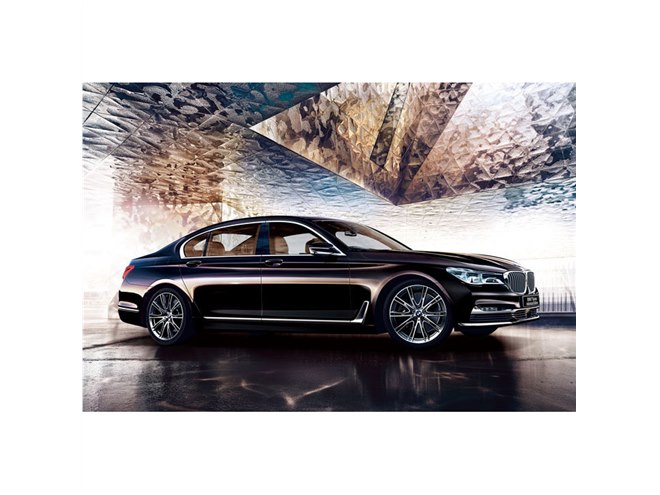 最上の「BMW 7シリーズ」が30台限定で登場 - 価格.com