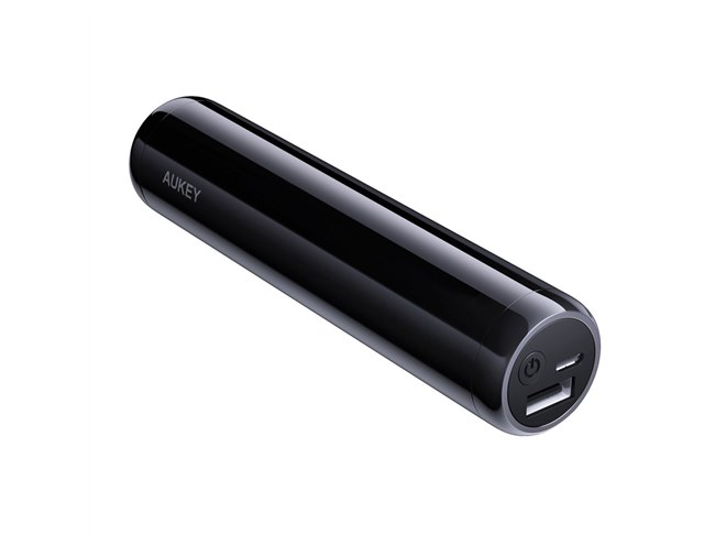 AUKEY、2099円で7000mAhのアルミ合金製スティック型モバイルバッテリー